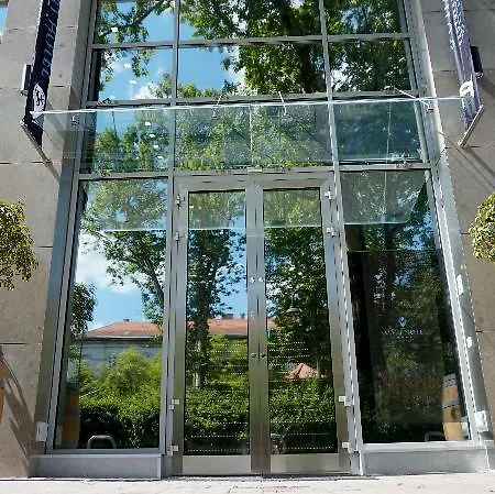 Smart 4* Budapest